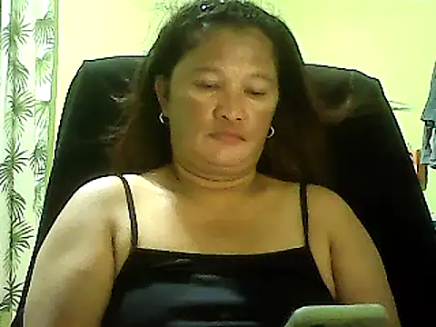 Snapshot of hott_scarlett chatting on 01/23/25, 11:37 hott scarlett online show from 01/23/25, 11:37