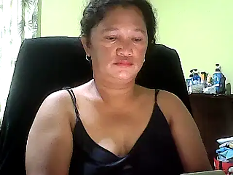 Snapshot of hott_scarlett chatting on 02/21/25, 07:23 hott scarlett online show from 02/21/25, 07:23