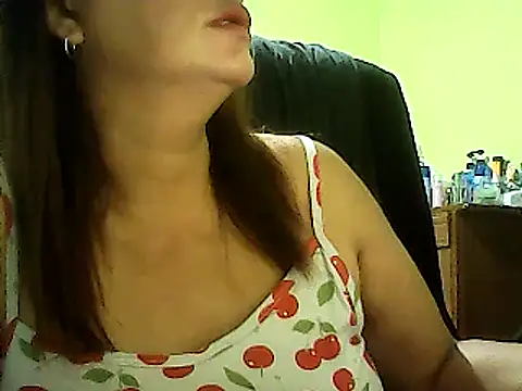 Snapshot of hott_scarlett chatting on 02/28/25, 11:01 hott scarlett online show from 02/28/25, 11:01