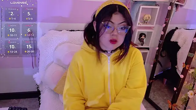 Catwhite  online show from 04/11/26, 02:32