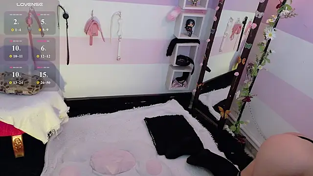 Catwhite  online show from 04/22/26, 04:52