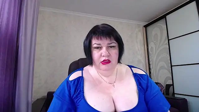 JuicyLady Di online show from 10/16/25, 05:19