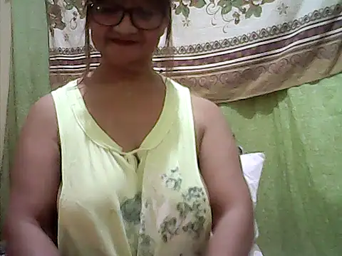 Snapshot of ScorpionLove12 chatting on 05/10/26, 04:01 ScorpionLove12 online show from 05/10/26, 04:01