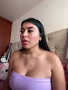 Snapshot of Abby-Sophia chatting on 01/07/25, 07:59 Abby-Sophia online show from 01/07/25, 07:59