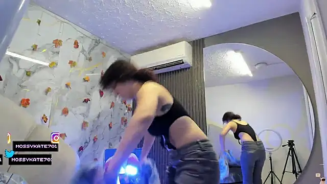 Katemoss70 online show from 11/05/25, 12:27