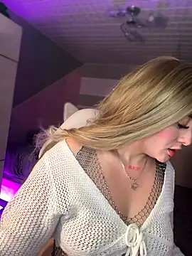 Snapshot of Sam_Thompsoon_ chatting on 11/06/25, 03:18 Sam Thompsoon online show from 11/06/25, 03:18