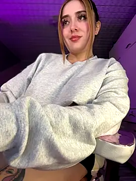 Snapshot of Sam_Thompsoon_ chatting on 11/12/25, 03:07 Sam Thompsoon online show from 11/12/25, 03:07