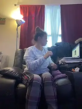 bustybunny25 online show from 12/17/25, 02:56