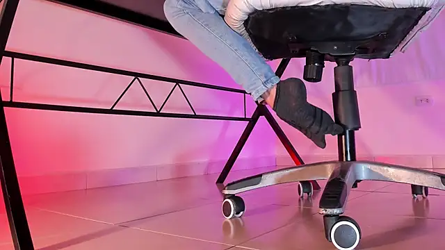 ArchieCollins online show from 09/24/25, 04:16