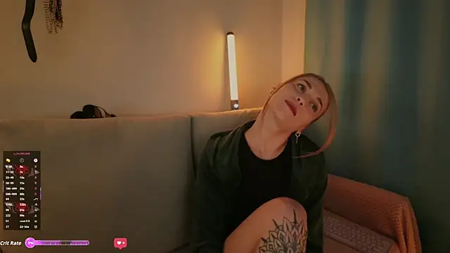 Snapshot of AskAlexa chatting on 10/01/25, 01:44 AskAlexa online show from 10/01/25, 01:44