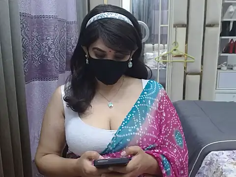 Snapshot of Lovelywife786 chatting on 07/25/26, 06:00 Lovelywife786 online show from 07/25/26, 06:00