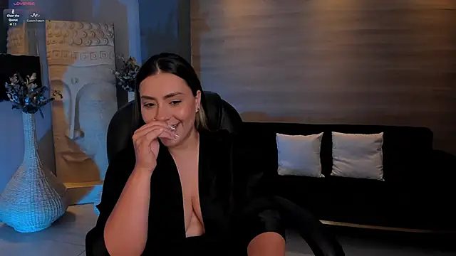 Snapshot of MartinnaBonnet chatting on 02/01/25, 04:33 MartinnaBonnet online show from 02/01/25, 04:33