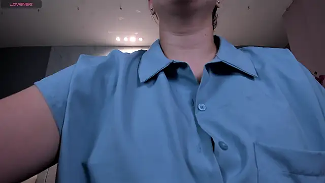 Snapshot of MartinnaBonnet chatting on 02/16/25, 10:21 MartinnaBonnet online show from 02/16/25, 10:21