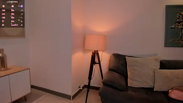 Snapshot of MartinnaBonnet chatting on 02/19/25, 11:25 MartinnaBonnet online show from 02/19/25, 11:25