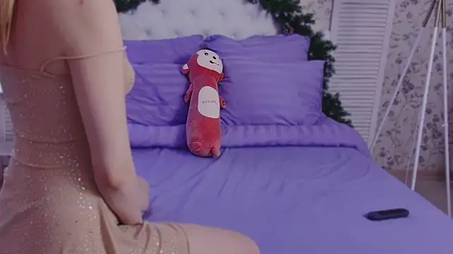 Snapshot of Wendy-Darling chatting on 12/28/24, 02:01 Wendy-Darling online show from 12/28/24, 02:01