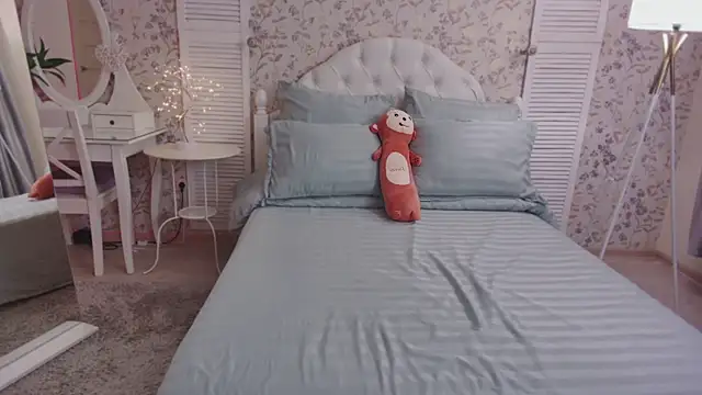 Snapshot of Wendy-Darling chatting on 03/15/25, 01:52 Wendy-Darling online show from 03/15/25, 01:52