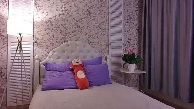 Snapshot of Wendy-Darling chatting on 10/20/25, 01:28 Wendy-Darling online show from 10/20/25, 01:28