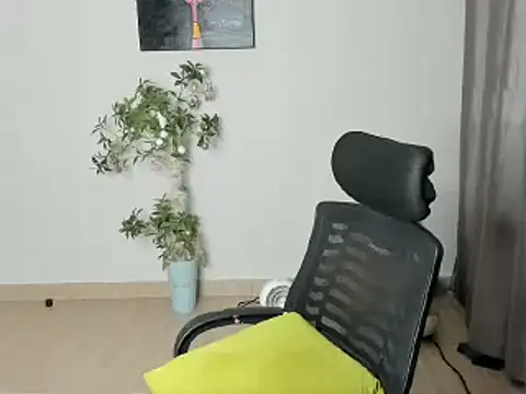 Snapshot of _Hello_Titty_ chatting on 12/25/24, 01:53 Hello Titty online show from 12/25/24, 01:53