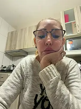 Snapshot of RAIRAsexy chatting on 06/01/26, 01:51 RAIRAsexy online show from 06/01/26, 01:51
