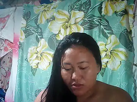 Snapshot of Sexyhorney4u chatting on 09/15/25, 05:24 Sexyhorney4u online show from 09/15/25, 05:24