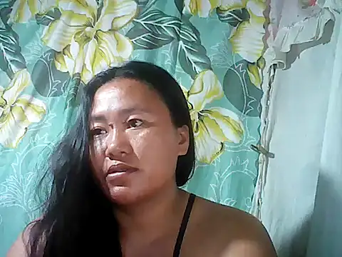 Snapshot of Sexyhorney4u chatting on 09/17/25, 07:37 Sexyhorney4u online show from 09/17/25, 07:37
