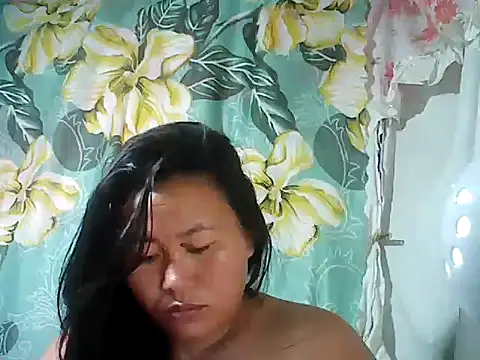 Snapshot of Sexyhorney4u chatting on 09/26/25, 05:06 Sexyhorney4u online show from 09/26/25, 05:06