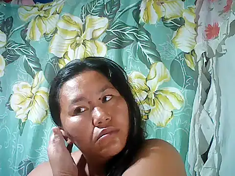 Snapshot of Sexyhorney4u chatting on 10/13/25, 05:46 Sexyhorney4u online show from 10/13/25, 05:46