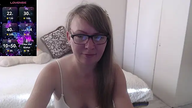 MargotLot online show from 10/22/25, 03:51