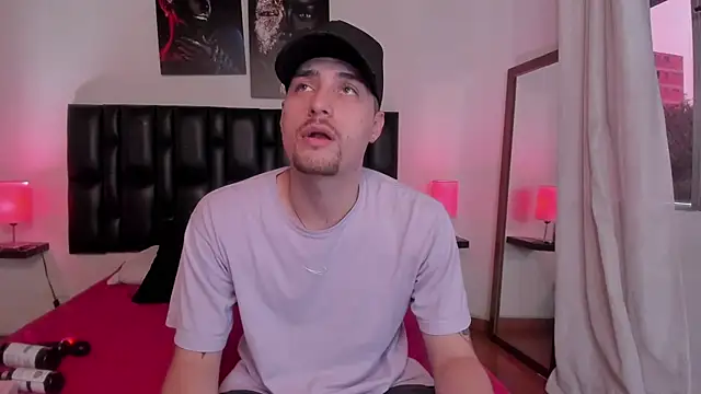 Snapshot of Pleasure_Vibes23 chatting on 02/06/25, 09:28 Pleasure Vibes23 online show from 02/06/25, 09:28