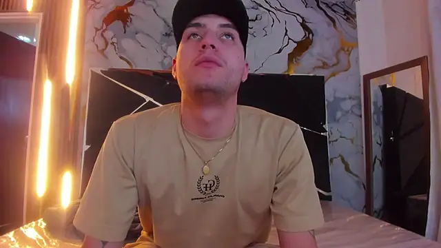 Snapshot of Pleasure_Vibes23 chatting on 03/12/25, 09:03 Pleasure Vibes23 online show from 03/12/25, 09:03