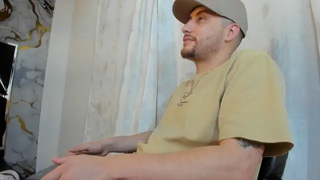 Snapshot of Pleasure_Vibes23 chatting on 09/18/25, 09:28 Pleasure Vibes23 online show from 09/18/25, 09:28