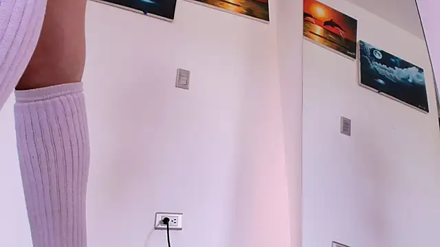 Snapshot of Pleasure_Vibes23 chatting on 10/17/25, 03:36 Pleasure Vibes23 online show from 10/17/25, 03:36