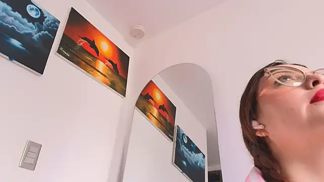 Snapshot of Pleasure_Vibes23 chatting on 10/18/25, 03:46 Pleasure Vibes23 online show from 10/18/25, 03:46