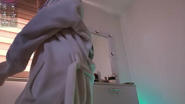 Snapshot of Pleasure_Vibes23 chatting on 10/25/25, 01:18 Pleasure Vibes23 online show from 10/25/25, 01:18