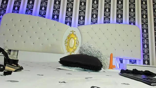 Aidasina online show from 02/08/25, 08:10