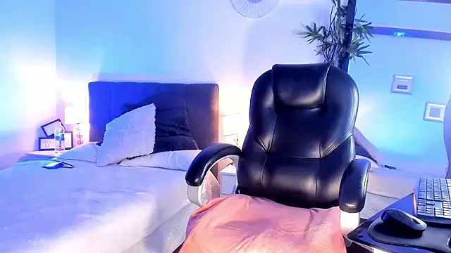 Alicee Levine online show from 03/17/25, 09:02