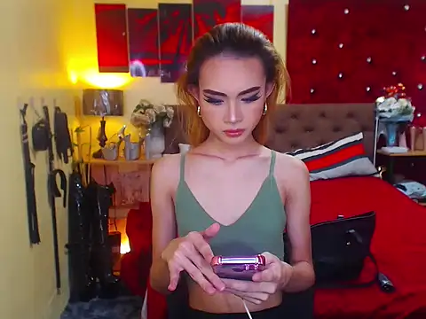 MeatyhorsecockMistress online show from 10/24/25, 12:45