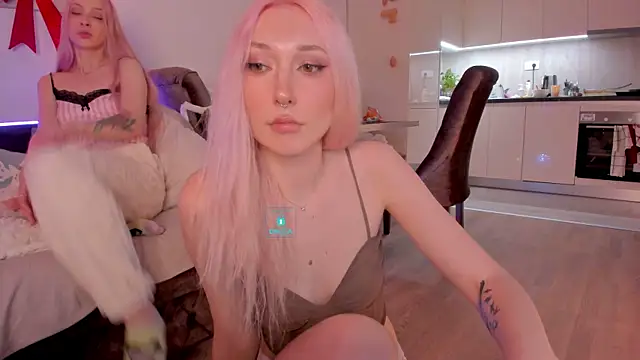 Snapshot of AlexRoseLiRed chatting on 12/30/24, 02:31 AlexRoseLiRed online show from 12/30/24, 02:31