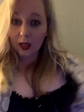 Lexisexi17 online show from 10/10/25, 02:10