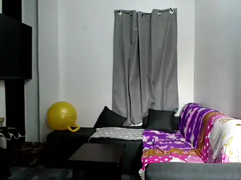 Snapshot of MistressKrizzel chatting on 06/15/26, 11:29 MistressKrizzel online show from 06/15/26, 11:29