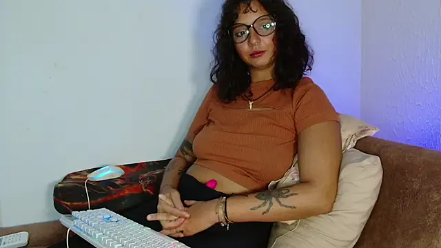 myamillor online show from 04/24/26, 10:23