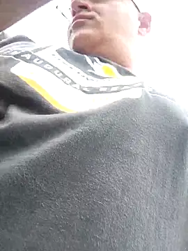 Snapshot of DigiSpankz chatting on 10/11/25, 02:15 DigiSpankz online show from 10/11/25, 02:15