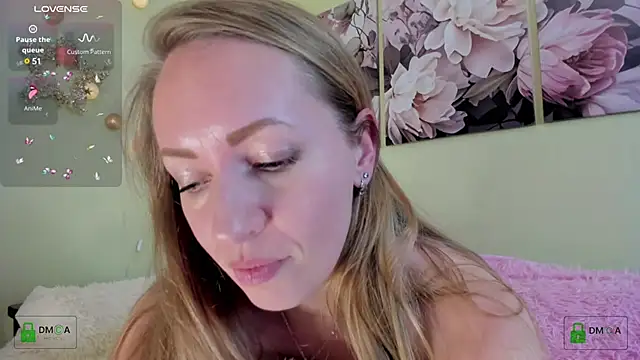 Queenymel online show from 12/08/24, 09:41