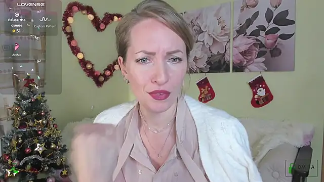 Queenymel online show from 12/17/24, 03:39