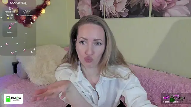 Queenymel online show from 01/09/25, 03:44