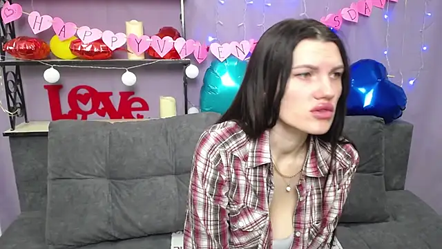 MilaLoona online show from 02/13/25, 07:03