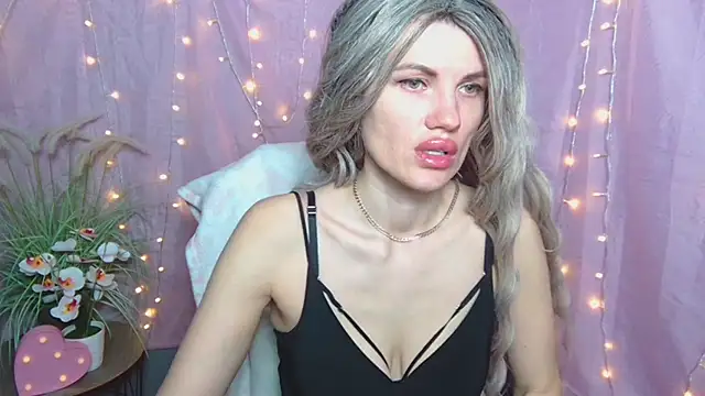 MilaLoona online show from 04/18/26, 06:06