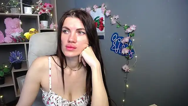 MilaLoona online show from 05/24/26, 06:18