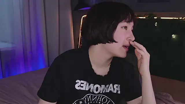 Snapshot of So_audrey chatting on 01/02/25, 12:03 So audrey online show from 01/02/25, 12:03