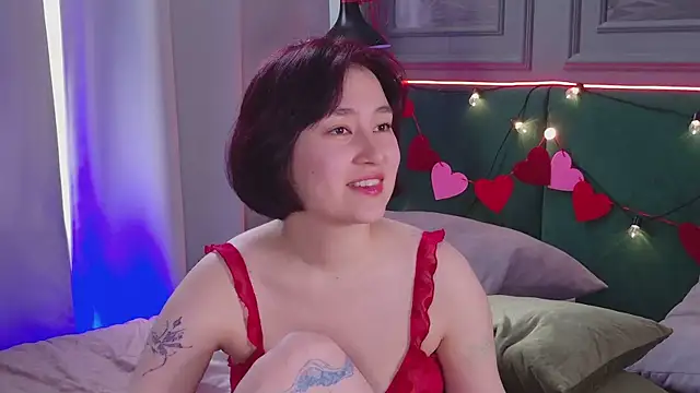 Snapshot of So_audrey chatting on 02/15/25, 12:01 So audrey online show from 02/15/25, 12:01